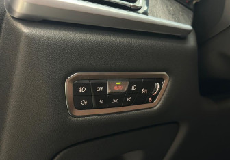 Подержанный автомобиль BMW X7 2019 года (19 фото)