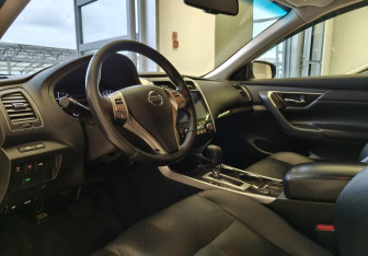 Подержанный автомобиль Nissan Teana 2014 года (7 фото)
