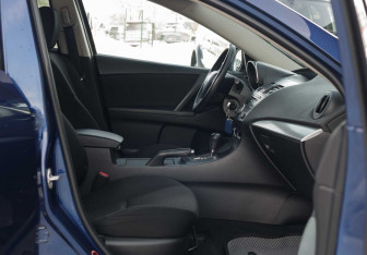 Подержанный автомобиль Mazda 3 Sedan 2013 года (18 фото)