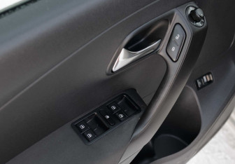 Подержанный автомобиль Volkswagen Polo Sedan 2012 года (15 фото)