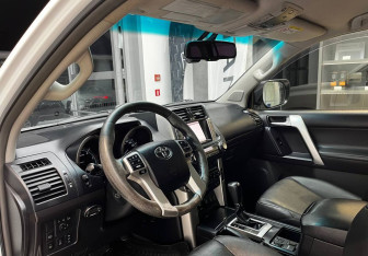 Подержанный автомобиль Toyota Land Cruiser Prado 2013 года (13 фото)