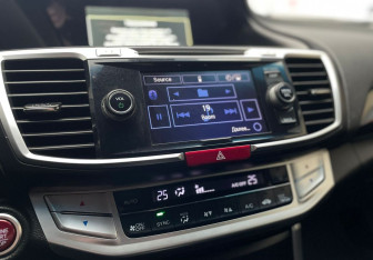 Подержанный автомобиль Honda Accord Sedan 2013 года (15 фото)