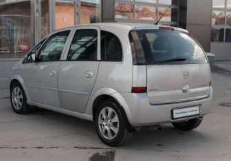 Подержанный автомобиль Opel Meriva 2008 года (7 фото)