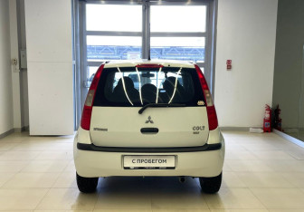 Подержанный автомобиль Mitsubishi Colt Hatchback 2007 года (5 фото)