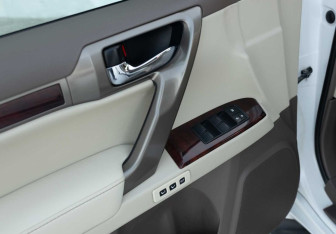 Подержанный автомобиль Lexus GX 2011 года (17 фото)