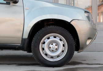 Подержанный автомобиль Renault Duster 2014 года (9 фото)
