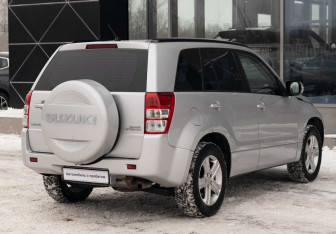 Подержанный автомобиль Suzuki Grand Vitara 2010 года (5 фото)