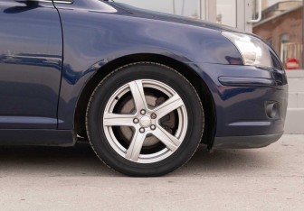 Подержанный автомобиль Toyota Avensis Sedan 2007 года (9 фото)