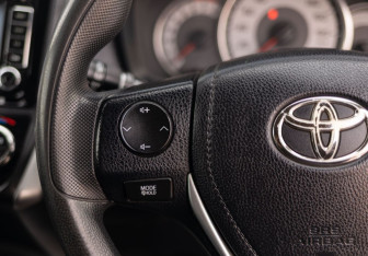 Подержанный автомобиль Toyota Corolla Wagon 2012 года (12 фото)