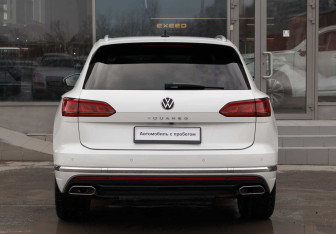 Подержанный автомобиль Volkswagen Touareg 2021 года (6 фото)