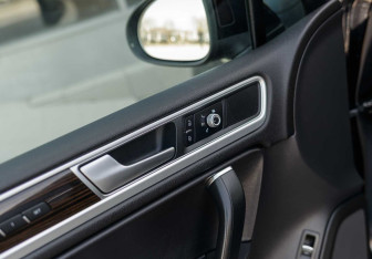 Подержанный автомобиль Volkswagen Touareg 2017 года (18 фото)