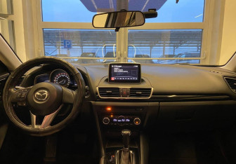 Подержанный автомобиль Mazda 3 Sedan 2014 года (12 фото)
