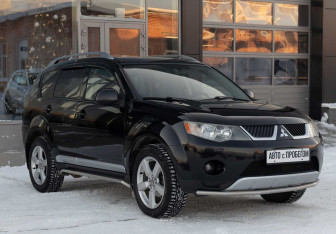 Подержанный автомобиль Mitsubishi Outlander 2007 года (3 фото)