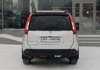 Подержанный автомобиль Nissan X-Trail 2012 года (6 фото)