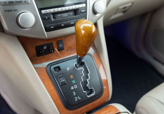 Подержанный автомобиль Lexus RX 2003 года (16 фото)