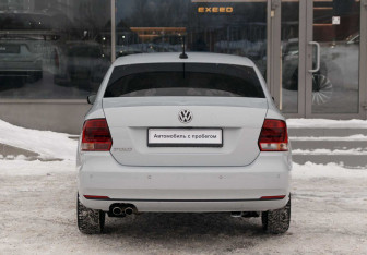 Подержанный автомобиль Volkswagen Polo Sedan 2018 года (6 фото)