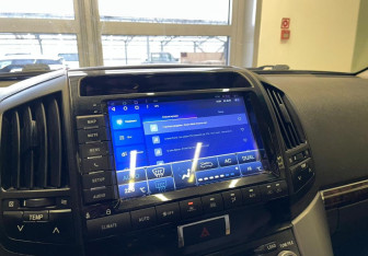 Подержанный автомобиль Toyota Land Cruiser Suv 2008 года (19 фото)