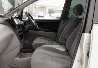 Подержанный автомобиль Toyota Nadia 2000 года (18 фото)