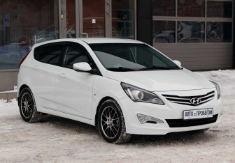 Подержанный автомобиль Hyundai Solaris Hatchback 2014 года (3 фото)