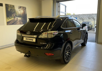 Подержанный автомобиль Lexus RX 2010 года (4 фото)
