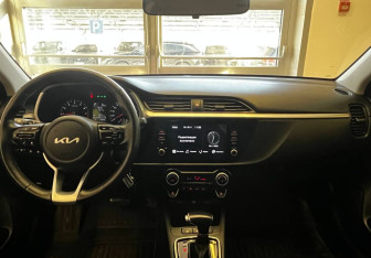 Подержанный автомобиль Kia Rio Sedan 2021 года (12 фото)