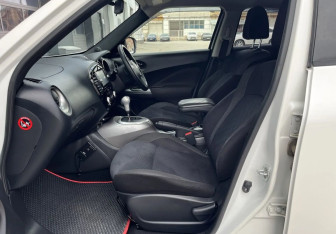 Подержанный автомобиль Nissan Juke 2016 года (10 фото)