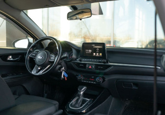 Подержанный автомобиль Kia Cerato Sedan 2020 года (10 фото)