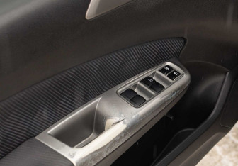 Подержанный автомобиль Subaru Forester Suv 2008 года (16 фото)