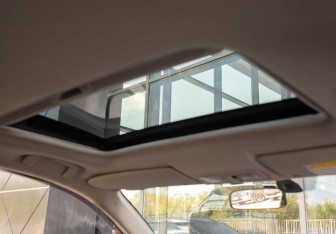 Подержанный автомобиль Mitsubishi Outlander 2007 года (17 фото)