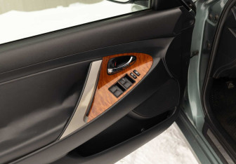 Подержанный автомобиль Toyota Camry Sedan 2008 года (17 фото)