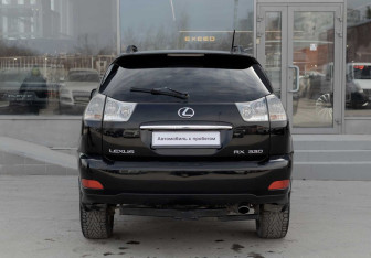 Подержанный автомобиль Lexus RX 2004 года (6 фото)