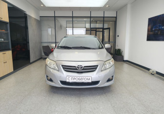 Подержанный автомобиль Toyota Corolla Sedan 2010 года (2 фото)