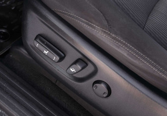 Подержанный автомобиль Toyota Land Cruiser Prado 2014 года (20 фото)