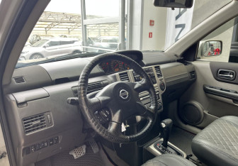 Подержанный автомобиль Nissan X-Trail 2007 года (7 фото)