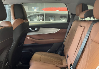Подержанный автомобиль Chery Tiggo 8 Pro Max 2022 года (12 фото)