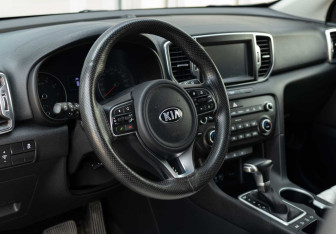 Подержанный автомобиль Kia Sportage 2016 года (11 фото)