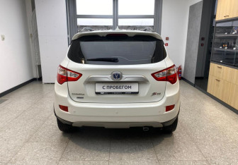 Подержанный автомобиль Changan CS35 2015 года (6 фото)