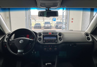 Подержанный автомобиль Volkswagen Tiguan 2008 года (9 фото)