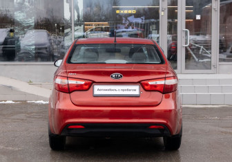 Подержанный автомобиль Kia Rio Sedan 2012 года (6 фото)