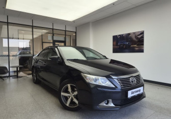 Подержанный автомобиль Toyota Camry Sedan 2013 года (3 фото)