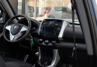 Подержанный автомобиль Lifan X60 2016 года (10 фото)