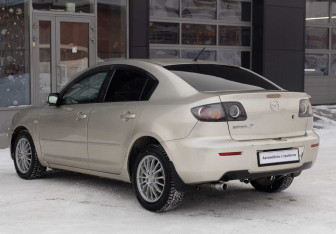 Подержанный автомобиль Mazda 3 Sedan 2006 года (7 фото)