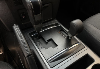 Подержанный автомобиль Mitsubishi Pajero 2020 года (12 фото)