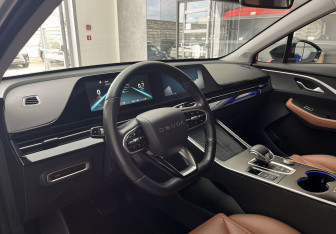 Подержанный автомобиль Omoda C5 2023 года (7 фото)