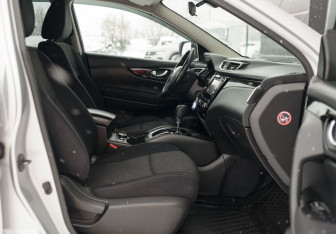 Подержанный автомобиль Nissan Qashqai 2017 года (17 фото)