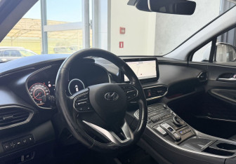 Подержанный автомобиль Hyundai Santa Fe 2021 года (7 фото)