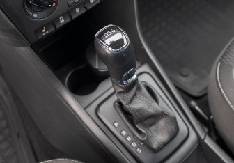 Подержанный автомобиль Skoda Rapid Wagon 2014 года (14 фото)