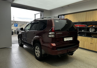 Подержанный автомобиль Toyota Land Cruiser Prado 2007 года (6 фото)