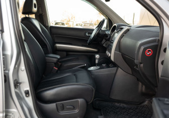 Подержанный автомобиль Nissan X-Trail 2011 года (21 фото)