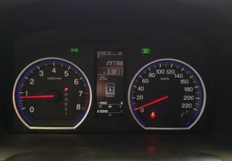 Подержанный автомобиль Honda CR-V 2007 года (10 фото)